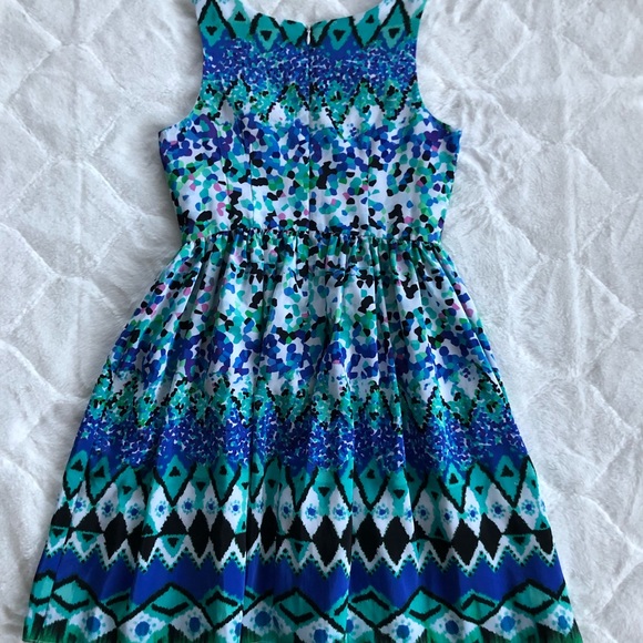 Beautiful Emily West Girls Dress - Picture 2 of 7